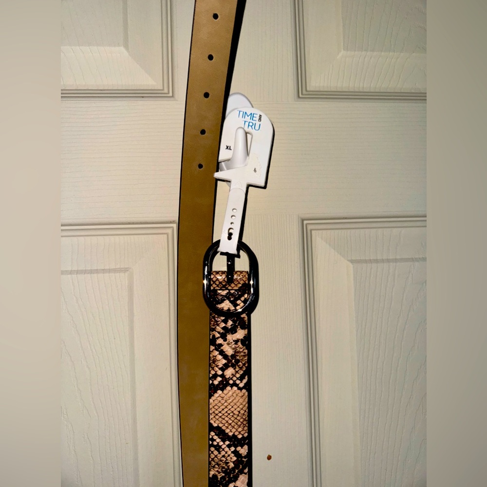 Time and Tru snake skin belt black and cream